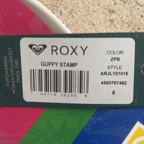 ROXY GUPPY STAMP FLIP FLOP size 7 and 8 in brand new condition. - Picture 9 of 10